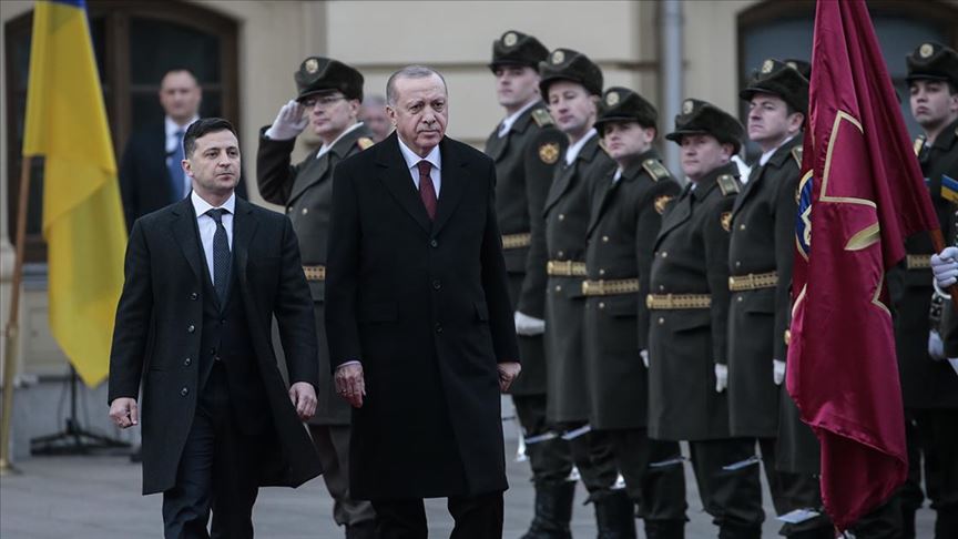 Erdoğan, Ukrayna Devlet Başkanı Zelenskiy tarafından resmi törenle karşılandı