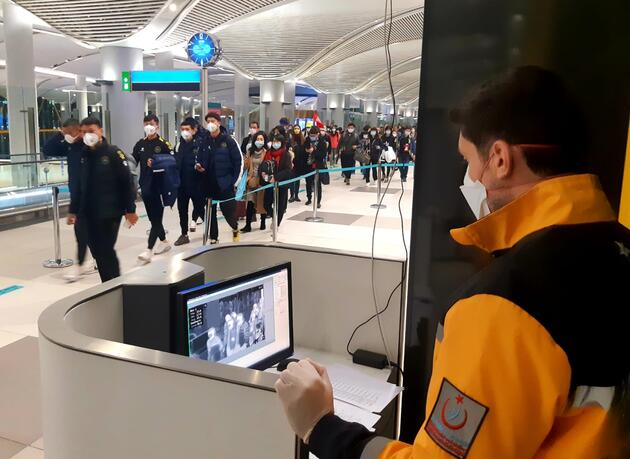 Koca: Uluslararası uçuşlarda gelen bütün yolculara termal kamera uygulamasına geçilecek