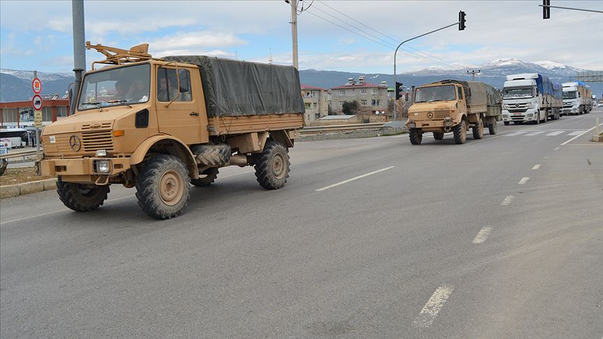 Sınır birliklerine askeri sevkiyat sürüyor