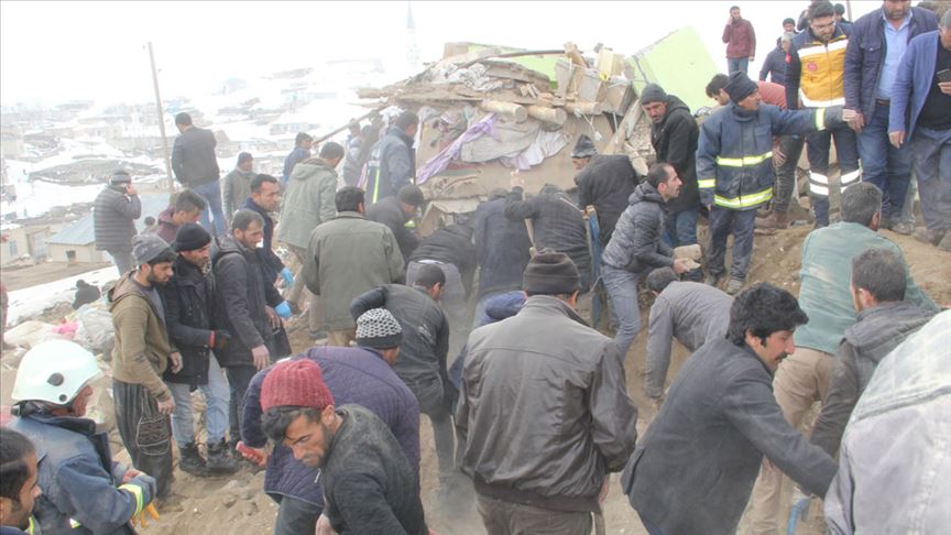 İran merkezli depremde Van'da 9 kişi hayatını kaybetti!