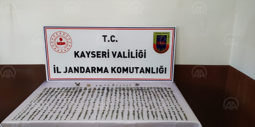 Kayseri'de tarihi eser operasyonunda 753 sikke ele geçirildi!