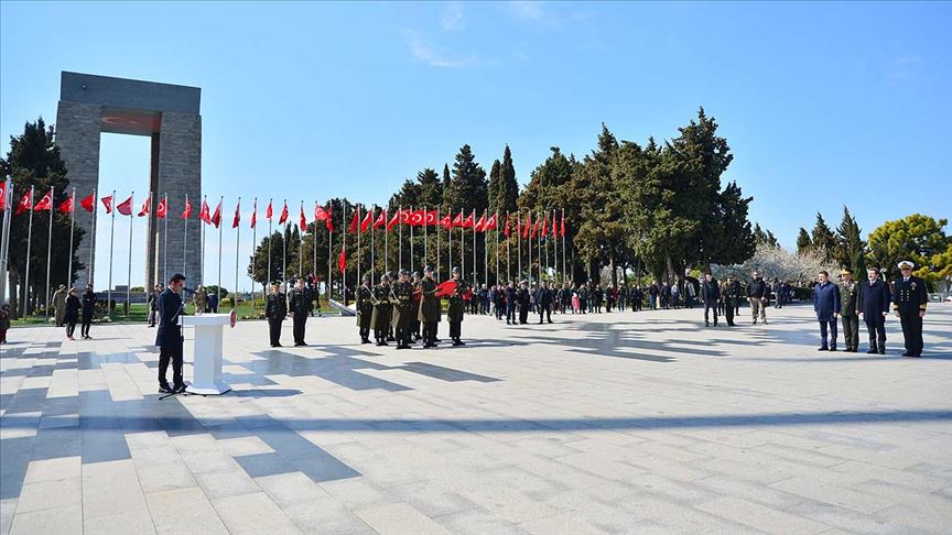 'Çanakkale Şehitler Abidesi'nde tören'