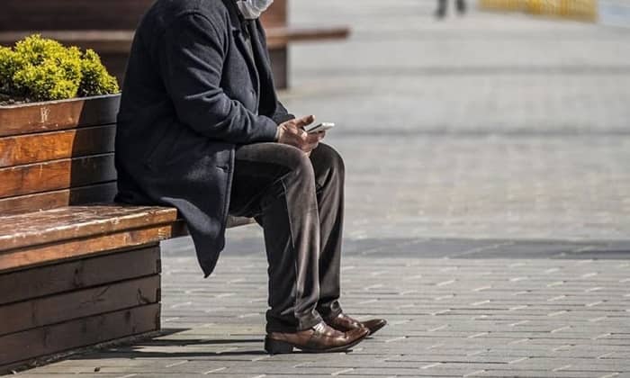 İçişleri Bakanlığı: 65 yaş ve üstü vatandaşlarımızın ikametlerinden dışarı çıkmaları sınırlandırıldı