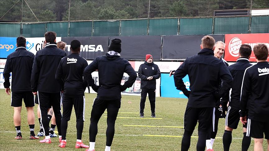 Beşiktaş'ta teknik ekip ve futbolculara koronavirüs testi yapılacak!