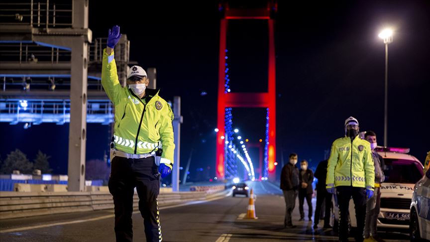 İstanbul'da sokağa çıkma kısıtlamasına uymayanlara ceza