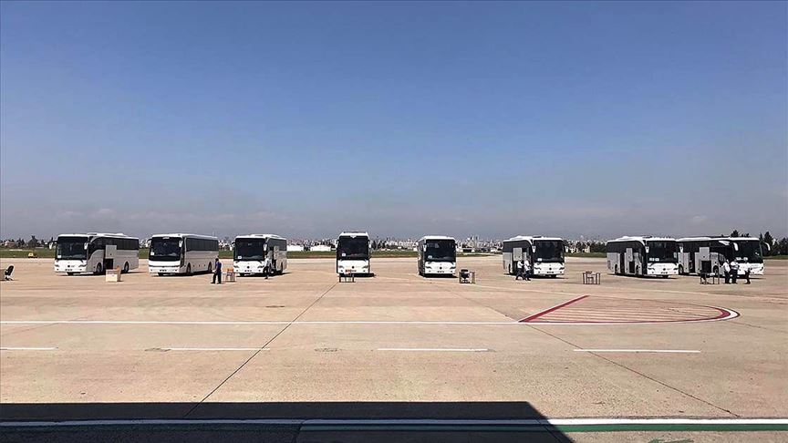 Suudi Arabistan'dan Adana'ya getirilen 171 kişi karantina için Mersin'e gönderildi
