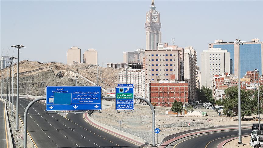 Suudi Arabistan'da sokağa çıkma yasağı kısmi olarak kaldırıldı