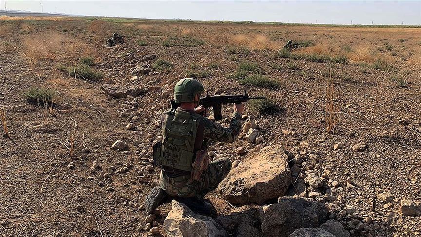 Barış Pınarı bölgesine taciz ateşi açan 12 PKK/YPG'li terörist etkisiz hale getirildi