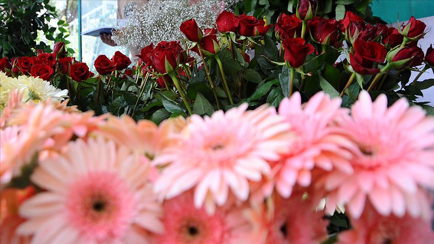 'Anneler Günü izni' çiçekçileri sevindirdi