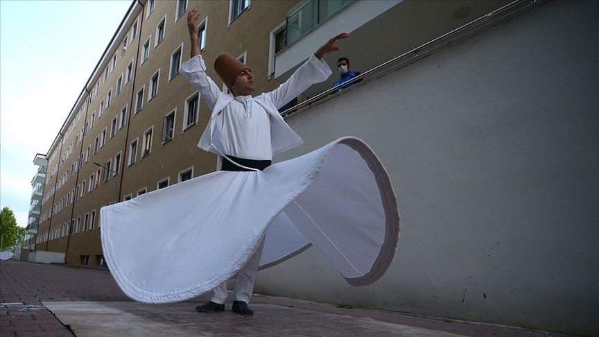 Karantinadaki vatandaşlara semazen eşliğinde iftar programı