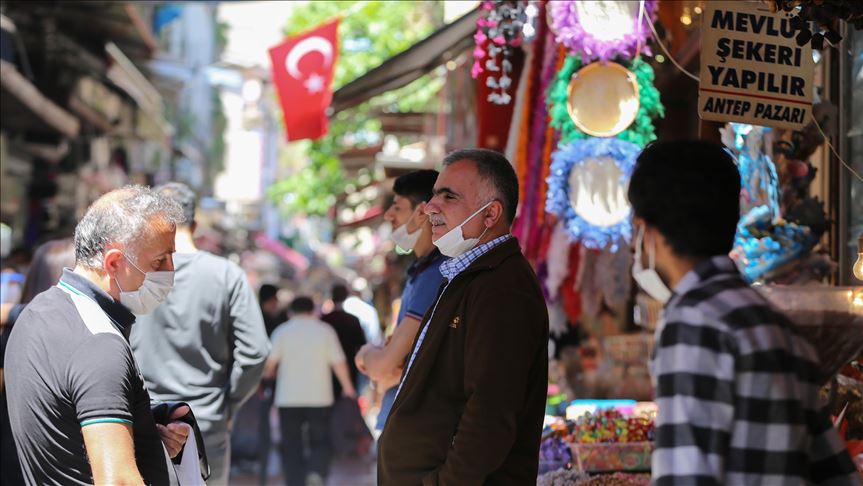 İstanbul'da çarşı-pazar hareketliliği yaşanıyor