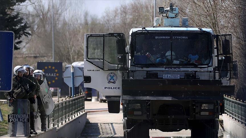 Kovid-19 salgınından faydalanarak sığınmacıları zorla Türkiye'ye gönderiyorlar