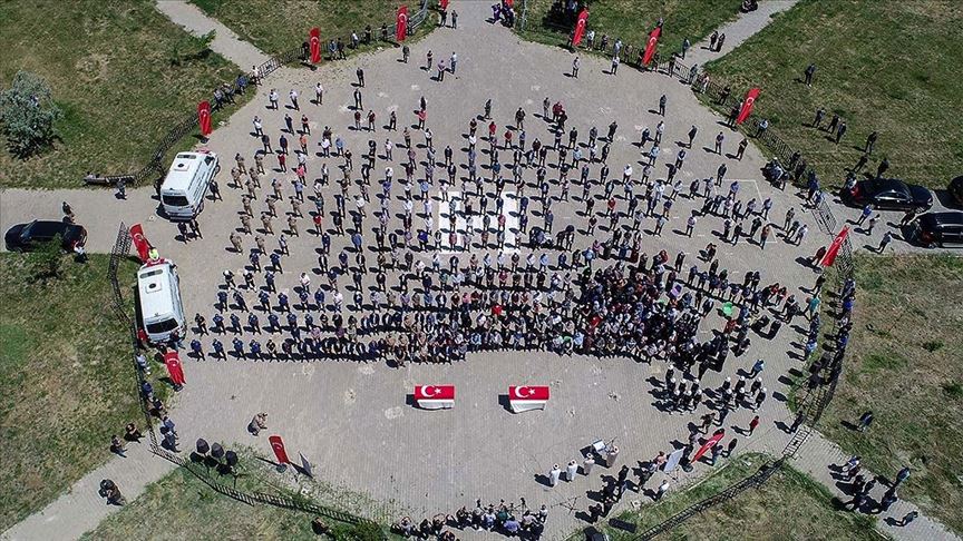 Van'da PKK'lı teröristlerin şehit ettiği işçiler son yolculuklarına uğurlandı