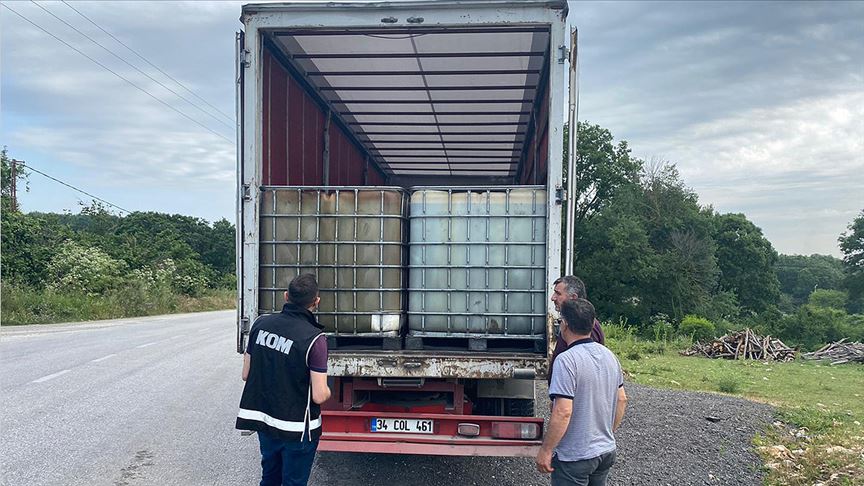 İstanbul'da 19 bin litre kaçak akaryakıt ele geçirildi!