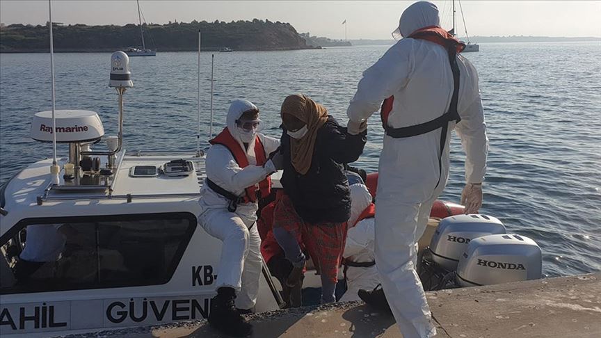 Türk kara sularına geri itilen 24 sığınmacı kurtarıldı