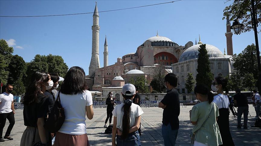 "Ayasofya'ya ibadet yolu açılmasına büyük ilgi"