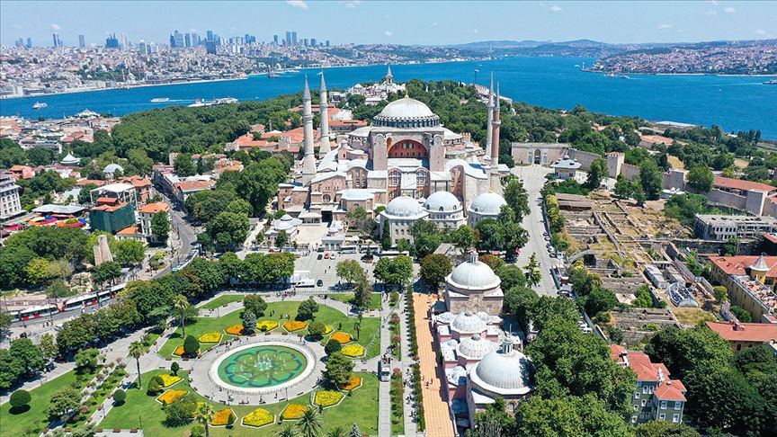 Fatih Sultan Mehmet'in Ayasofya Vakfiyesi, Ayasofya Camisi'nin Tarihine Işık Tutuyor!