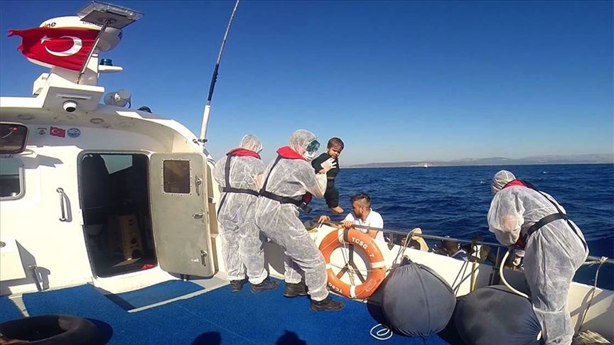 Türk kara sularına itilen 66 sığınmacı kurtarıldı!