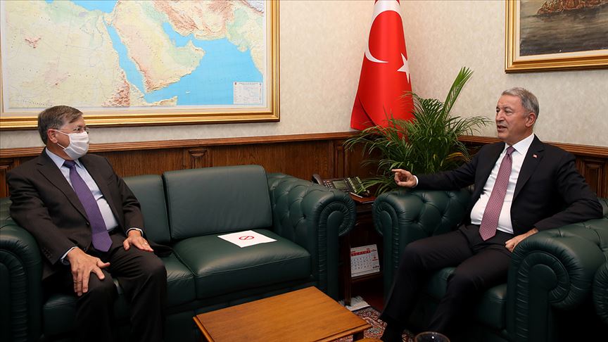 Bakan Akar ABD'nin Ankara Büyükelçisi Satterfield'i kabul etti