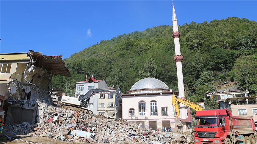 Dereli'de enkaz kaldırma ve temizlik çalışmaları tamamlanmak üzere