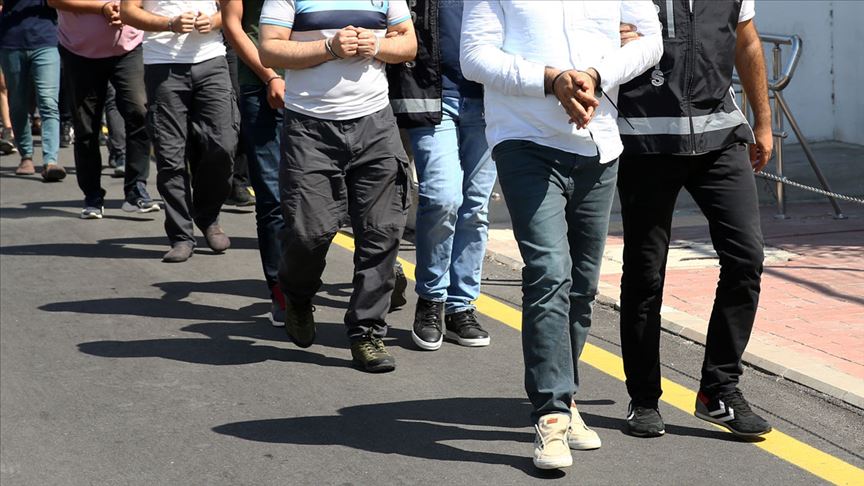 FLAŞ! İzmir merkezli operasyonda 8 şüpheli tutuklandı
