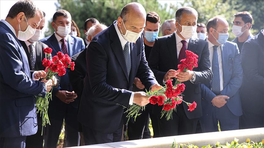 Merhum Başbakan Adnan Menderes mezarı başında anıldı