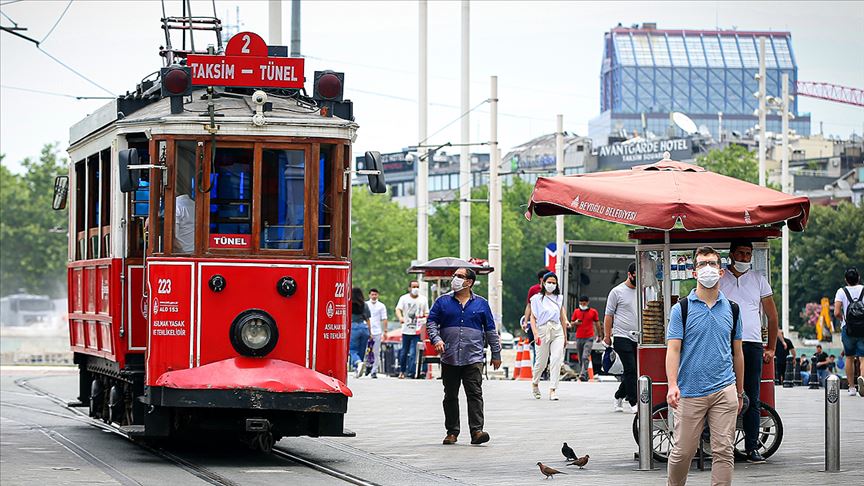 İstanbul'a dönüş yapanlar için '14 gün izole olun' uyarısı