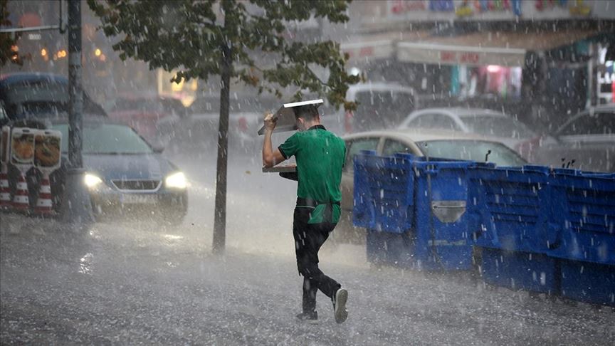 İstanbul'da sağanak ve dolu etkili oldu!