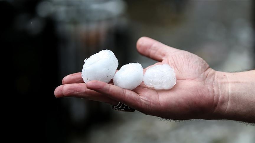 İstanbul'da yağış ve dolu akşama kadar etkili olacak!