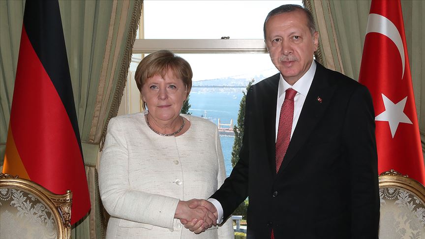 Erdoğan ve Merkel video konferans ile görüştü!