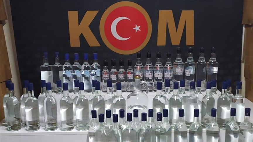 Operasyonlarda 1552 şişe ve 3 bin 232 litre kaçak/sahte alkollü içki ele geçirildi