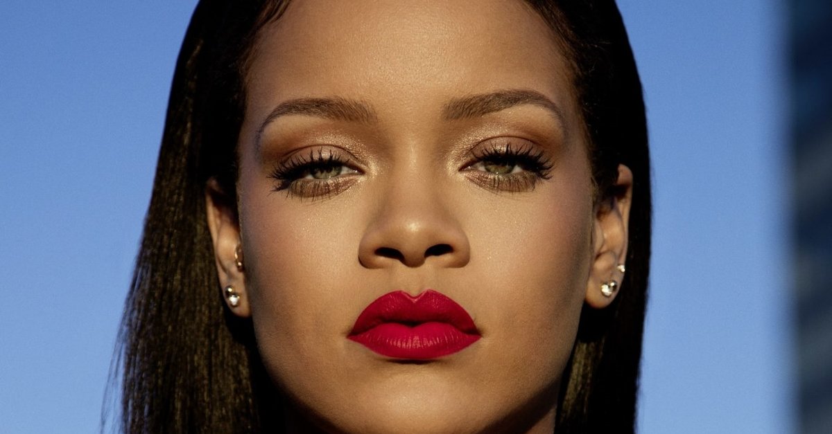 Rihanna Forbes'un kendi girişimleriyle zengin olan kadınlar listesine girdi