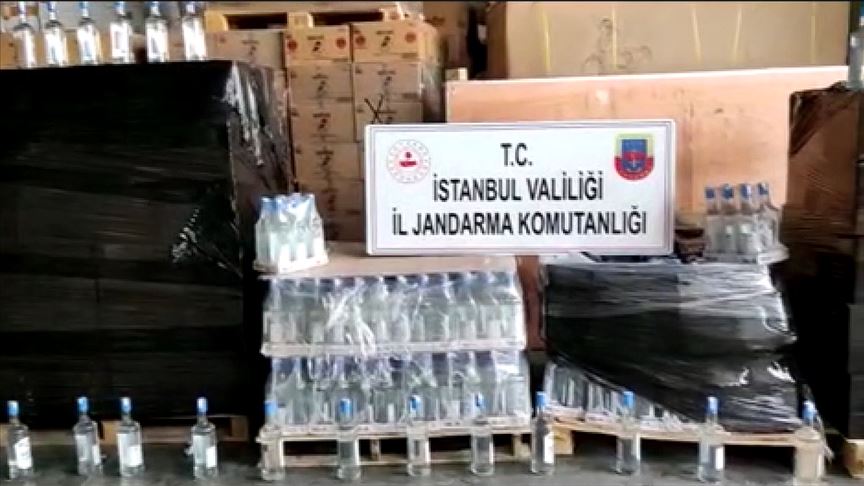 İstanbul'da jandarmanın düzenlediği operasyonda 2,5 ton sahte içki ele geçirildi