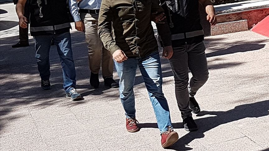 Konya merkezli 8 ilde FETÖ'ye yönelik ankesörlü telefon operasyonu