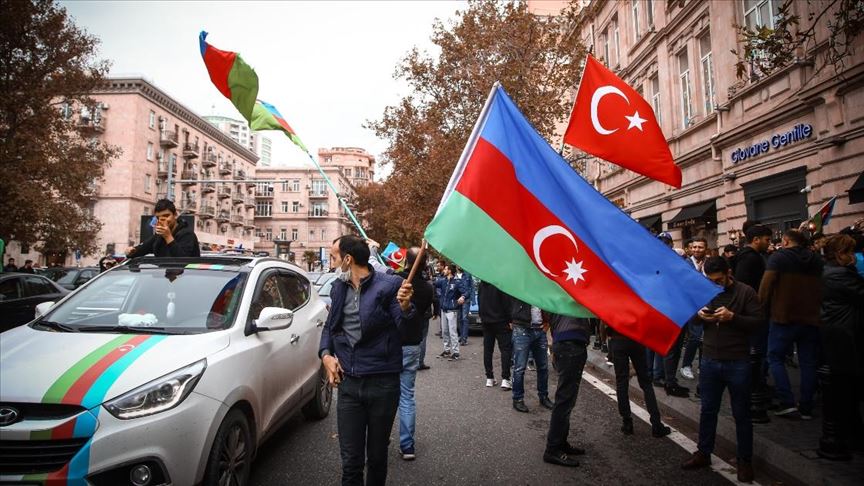 Azerbaycanlılar, Şuşa'nın işgalden kurtarılışını coşkuyla kutluyor