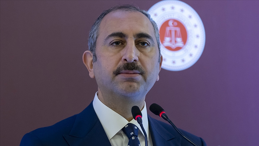 Adalet Bakanı Gül: Türk yargısı darbeci hainlerden hesap sormaya devam ediyor