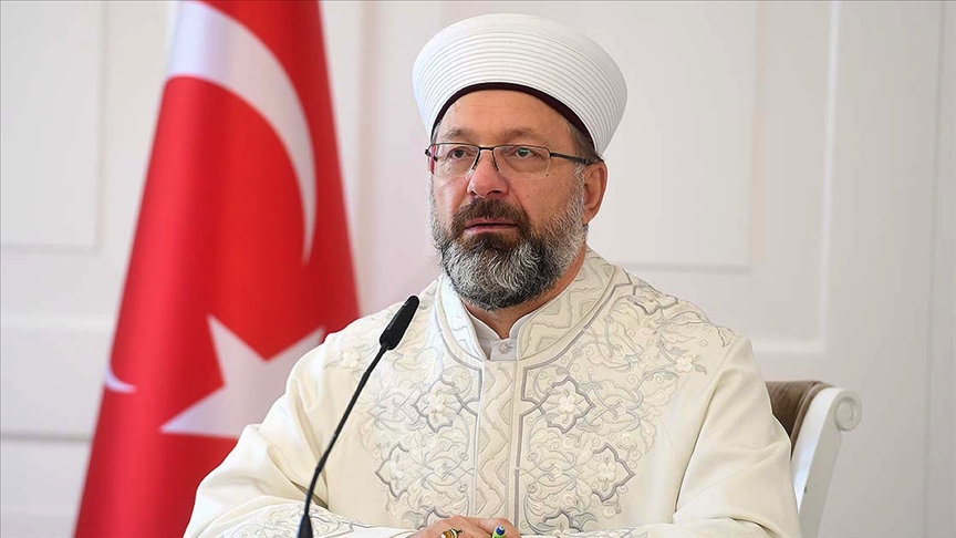 Diyanet İşleri Başkanı Erbaş İskeçe Müftüsü Mete'ye ırkçı tehdit mesajı yazılmasını kınadı