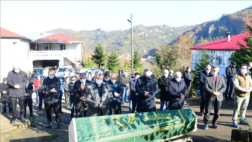 Kovid-19 nedeniyle vefat eden avukat Necip Kibar'ın cenazesi toprağa verildi