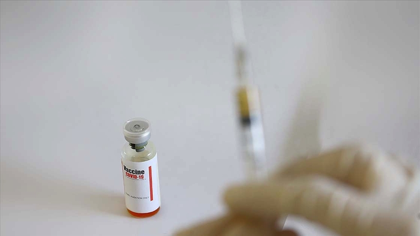 Türk bilim insanlarından 'Kovid-19 aşısıyla ilgili bilgi kirliliğine dikkat' uyarısı