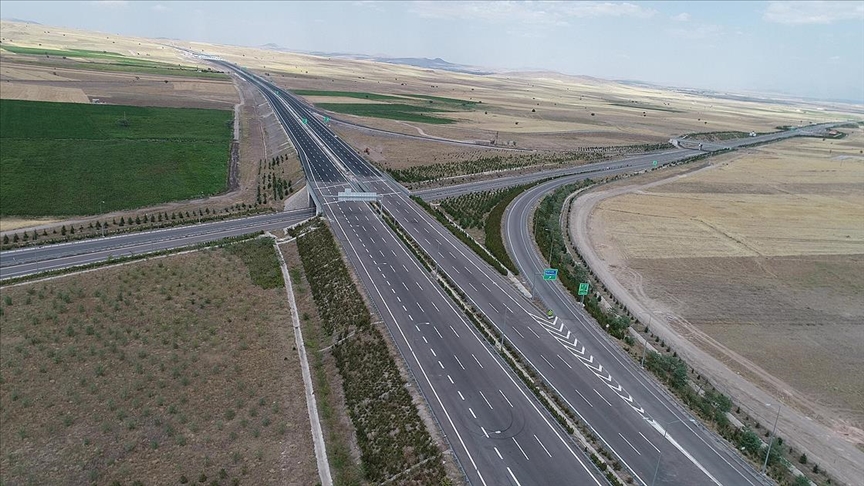 Ankara-Niğde Otoyolu'nun tamamı hizmete girdi