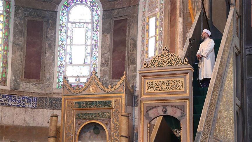 Camilerde 'İçki: Kötülüğün Zehirli Arkadaşı' konulu cuma hutbesi okundu