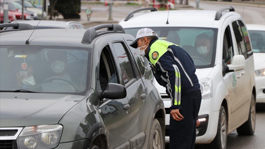 'Fırına ve alışverişe gidiyorum' bahanesiyle kısıtlamayı ihlal edenlere cezai işlem uygulandı