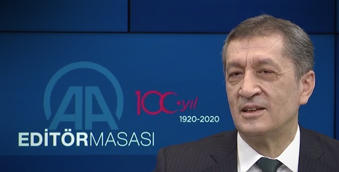 Selçuk: Kovid-19 aşısı eğitimi yüz yüze yapmamızın önünü açacak