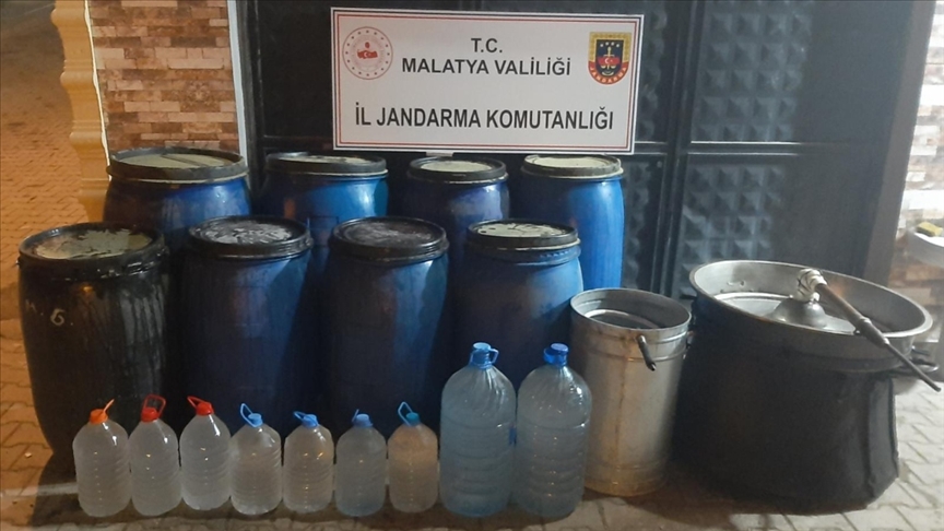 Malatya'da 2 ton sahte içki ele geçirildi!