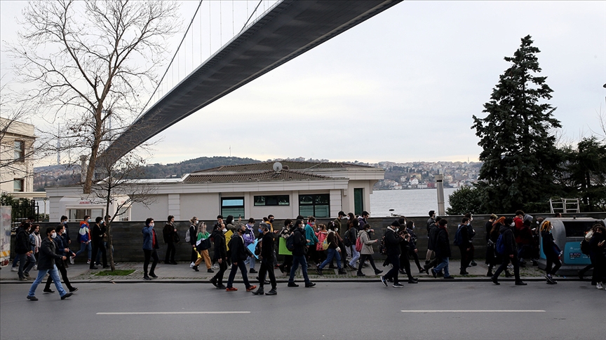 Boğaziçi Üniversitesi önündeki gösterilere ilişkin gözaltına alınanlardan 24'ü adliyeye sevk edildi