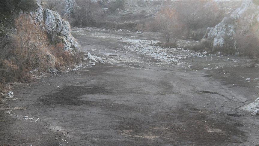 Beyşehir Gölü'nü besleyen dereler kar yağışı bekliyor