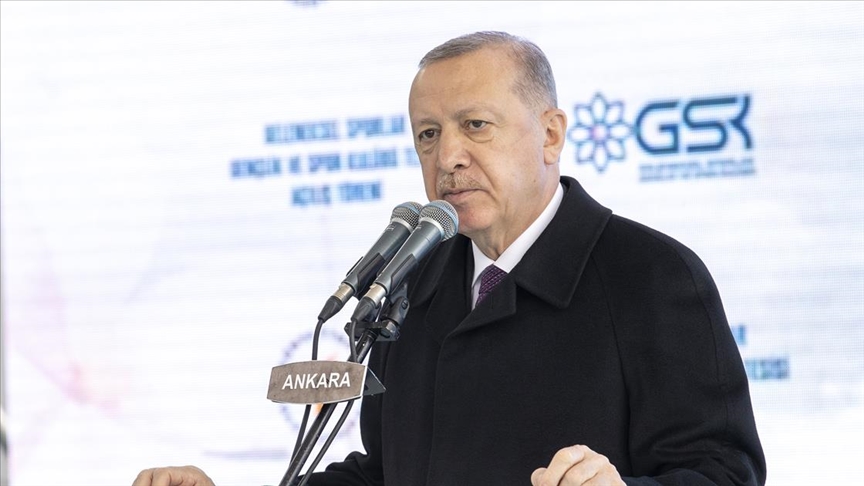 Erdoğan: Kendini bilen, tarihini bilen gençler yetiştirmeden geleceğimize güvenle bakamayız