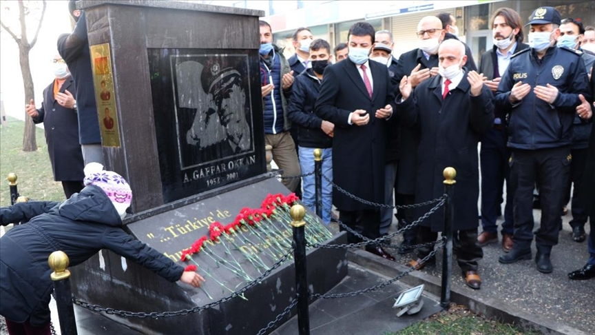 Diyarbakır'da şehit edilen Gaffar Okkan ve polis memurları törenle anıldı