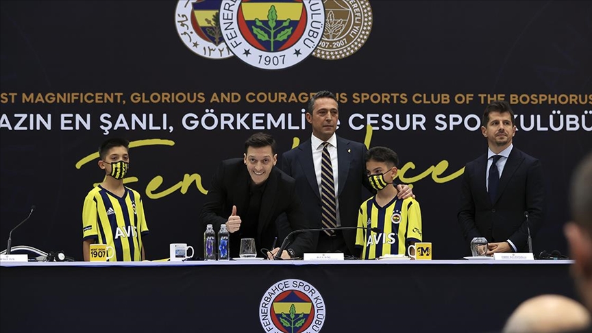 MESUT ÖZİL RESMEN FENERBAHÇE'DE..