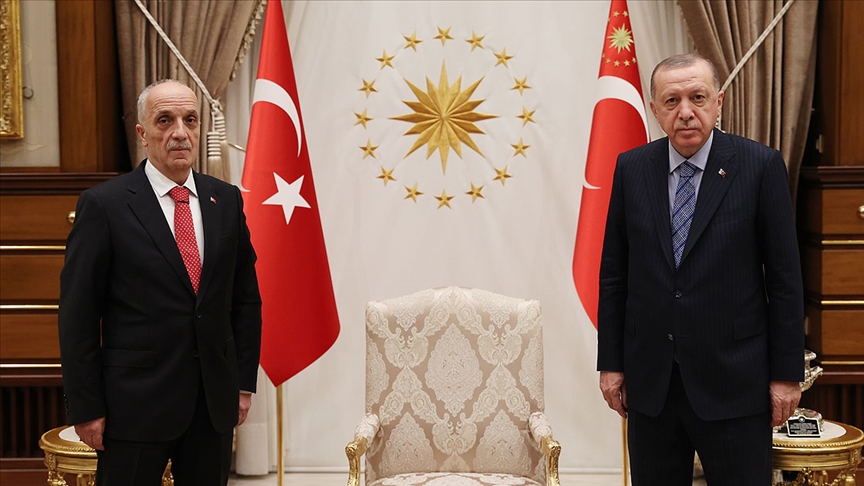 Türk-İş Genel Başkanı Atalay, Cumhurbaşkanı Erdoğan'a çalışma hayatının sorunlarıyla ilgili rapor sundu